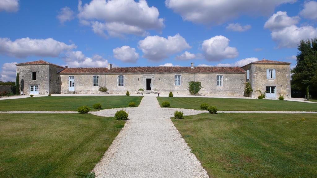 Chambres D'Hotes Logis De L'Astree Saint-Bris-des-Bois Dış mekan fotoğraf