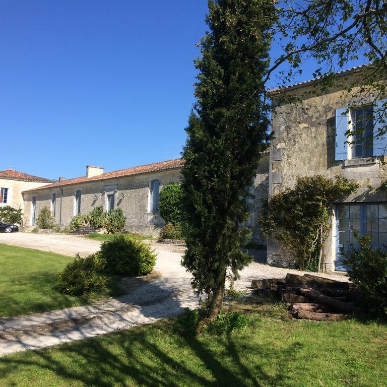 Chambres D'Hotes Logis De L'Astree Saint-Bris-des-Bois Dış mekan fotoğraf